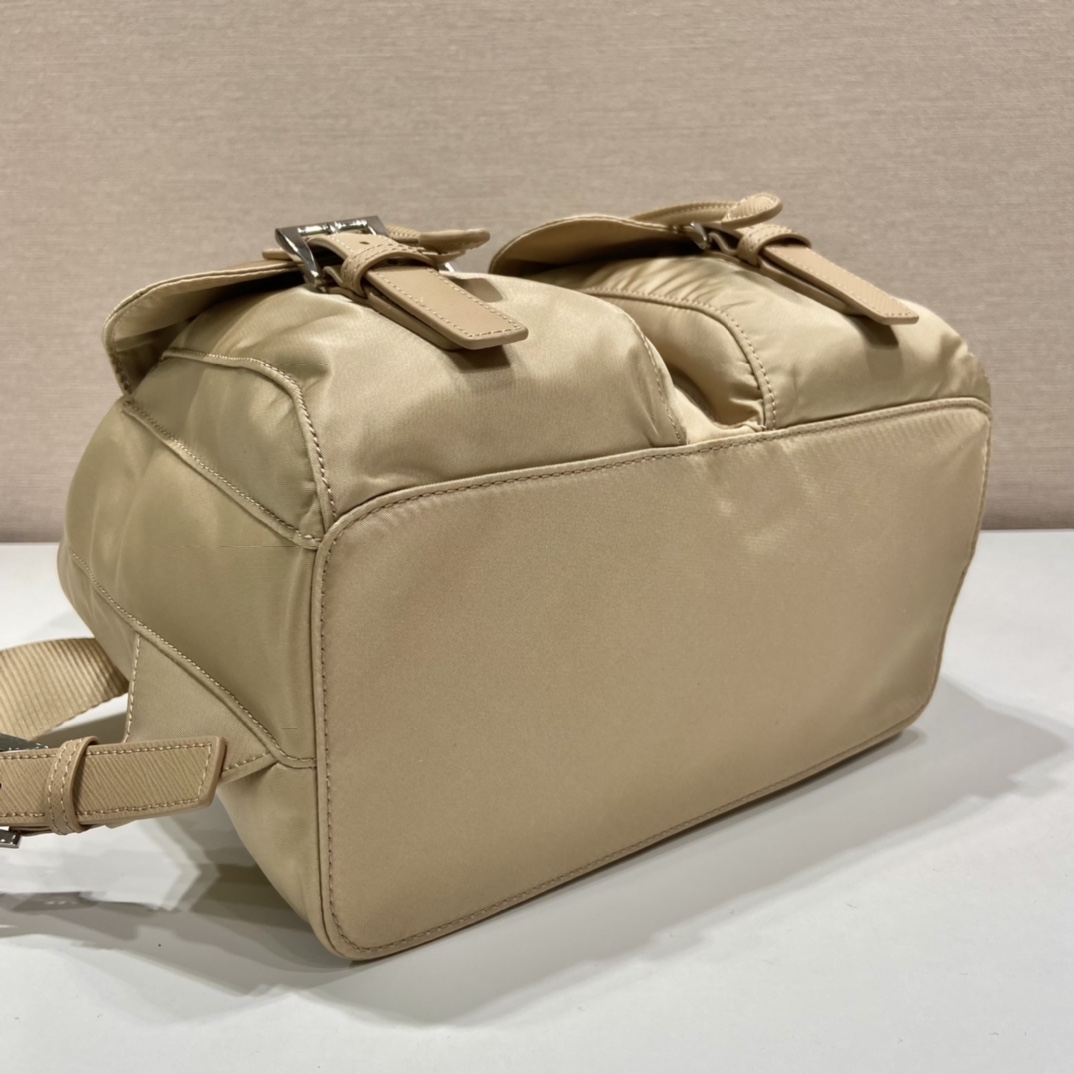Pra*a small backpack
