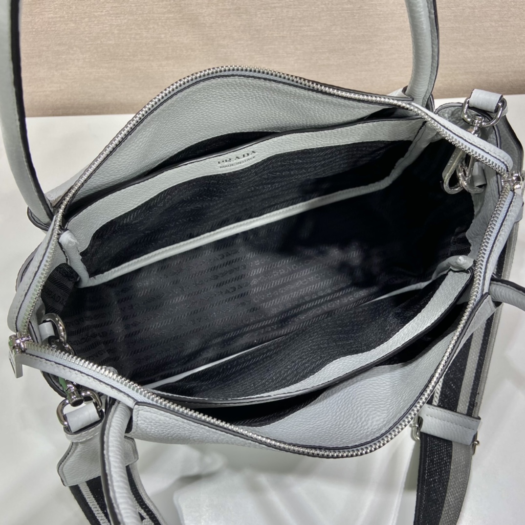 Pra*a large leather handbag