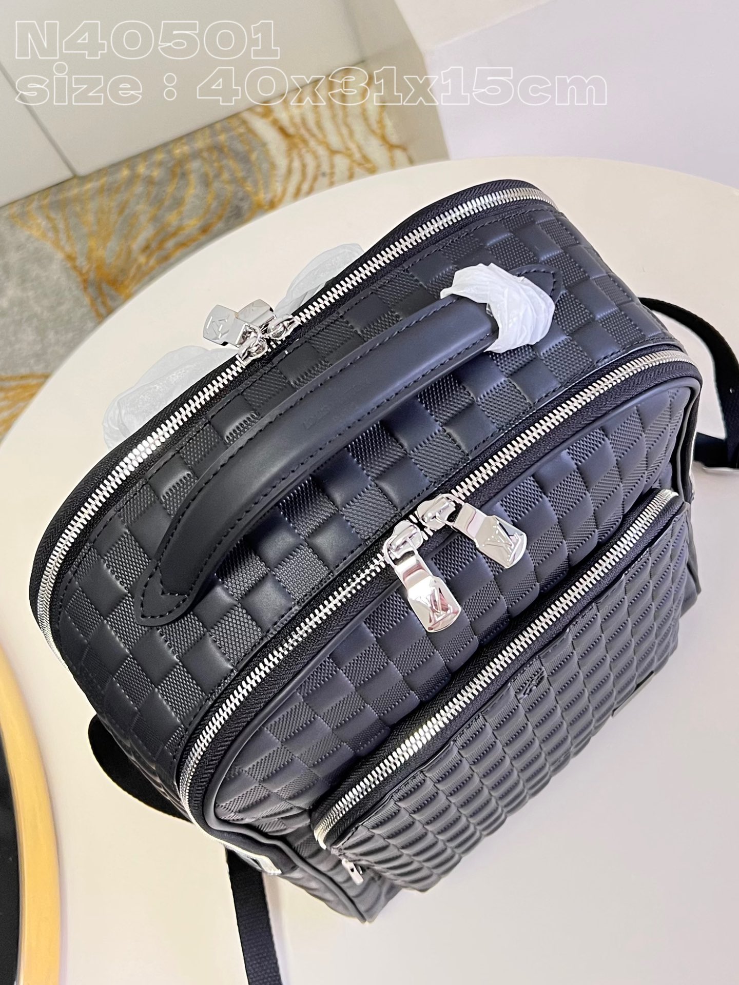 l**is V*t*n avenue backpack