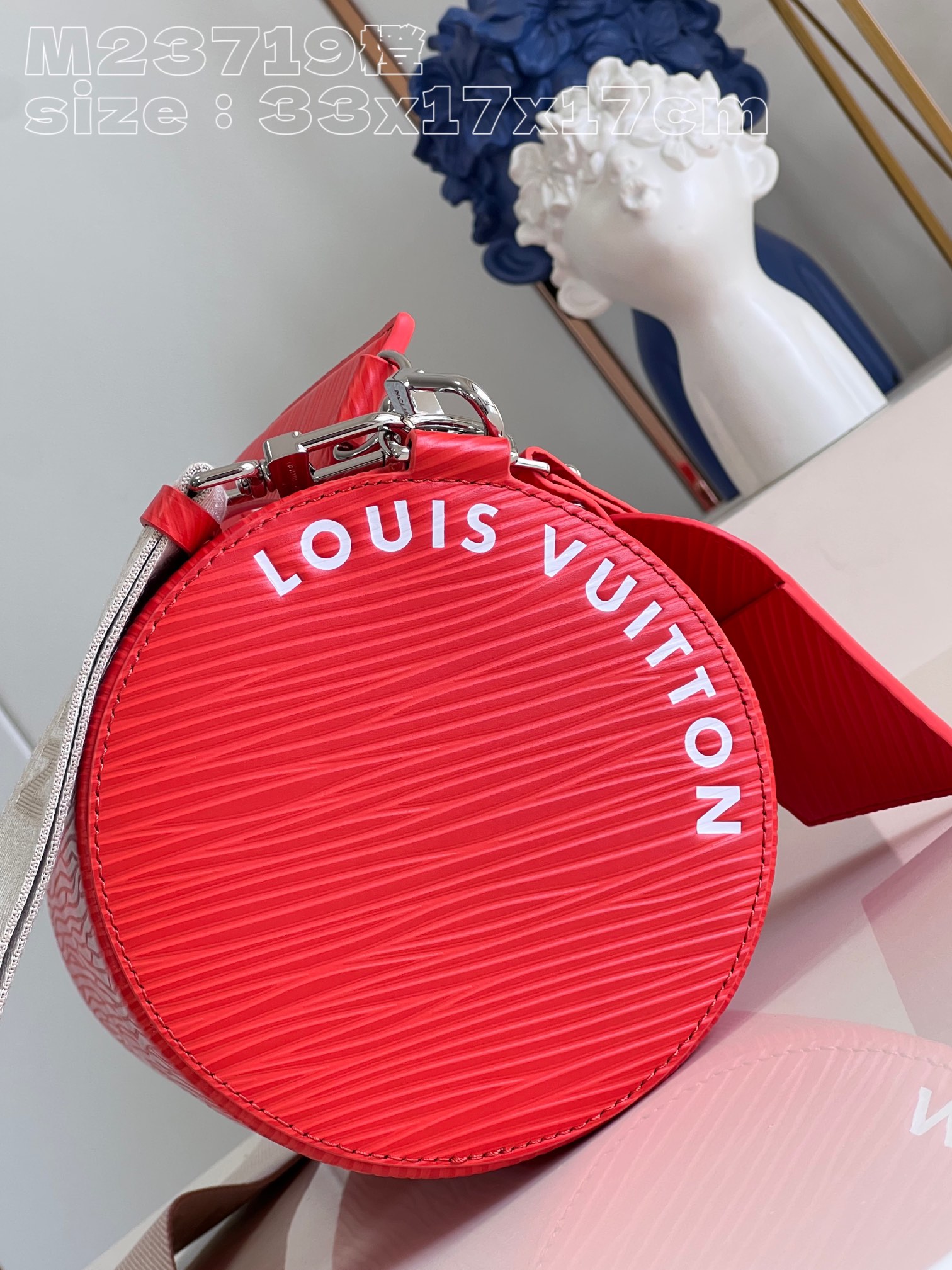 l**is V*t*n soft polochon mm bag