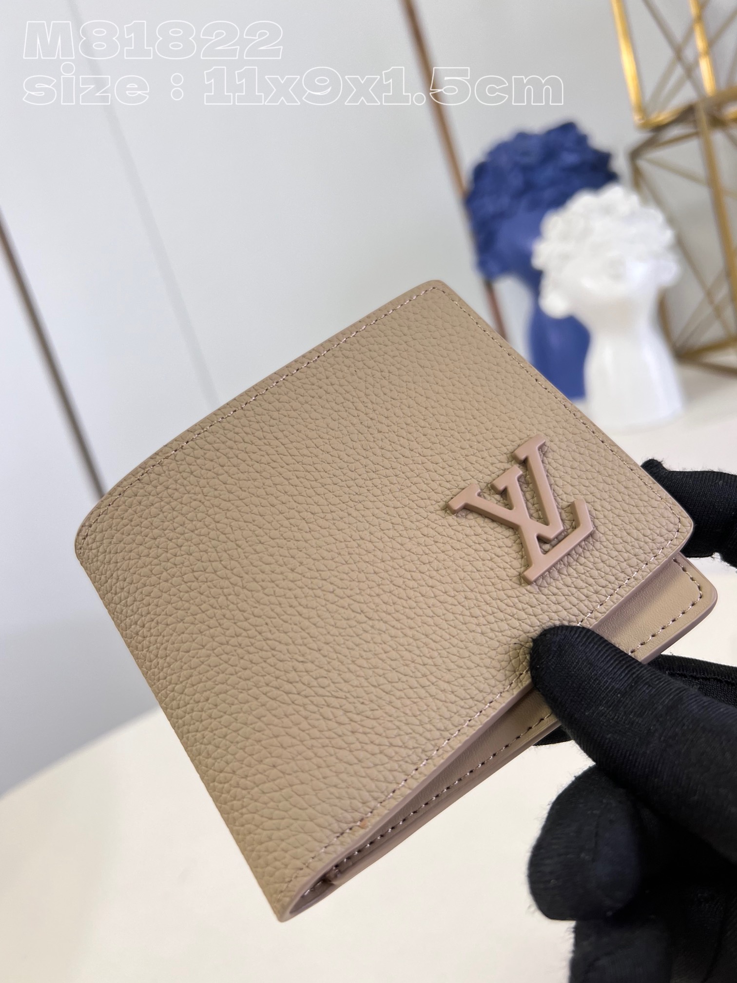 l**is V*t*n multiple wallet