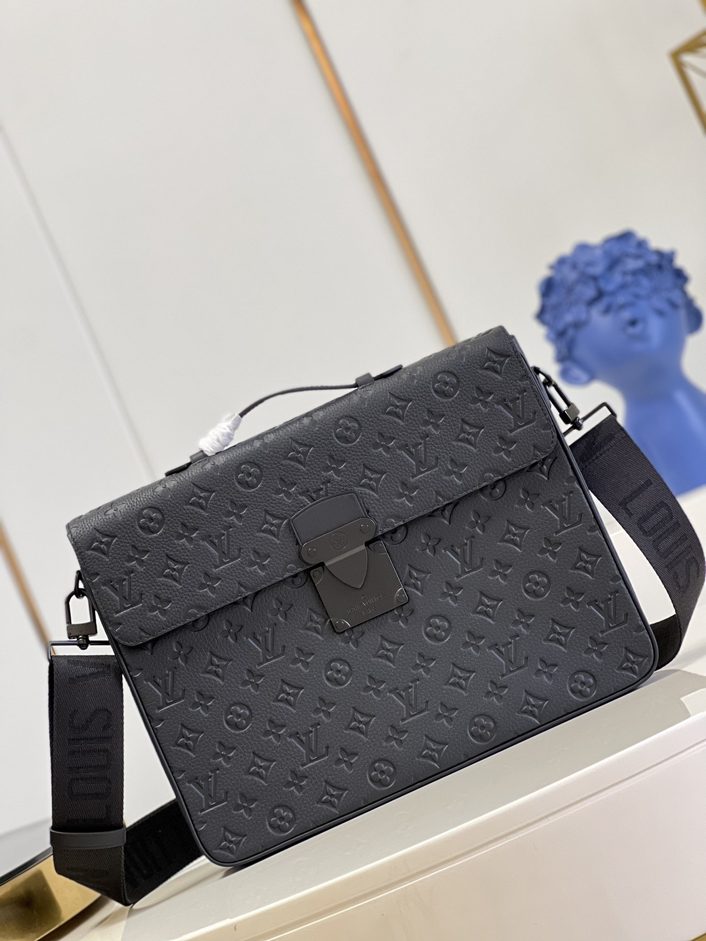 l**is V*t*n s lock briefcase