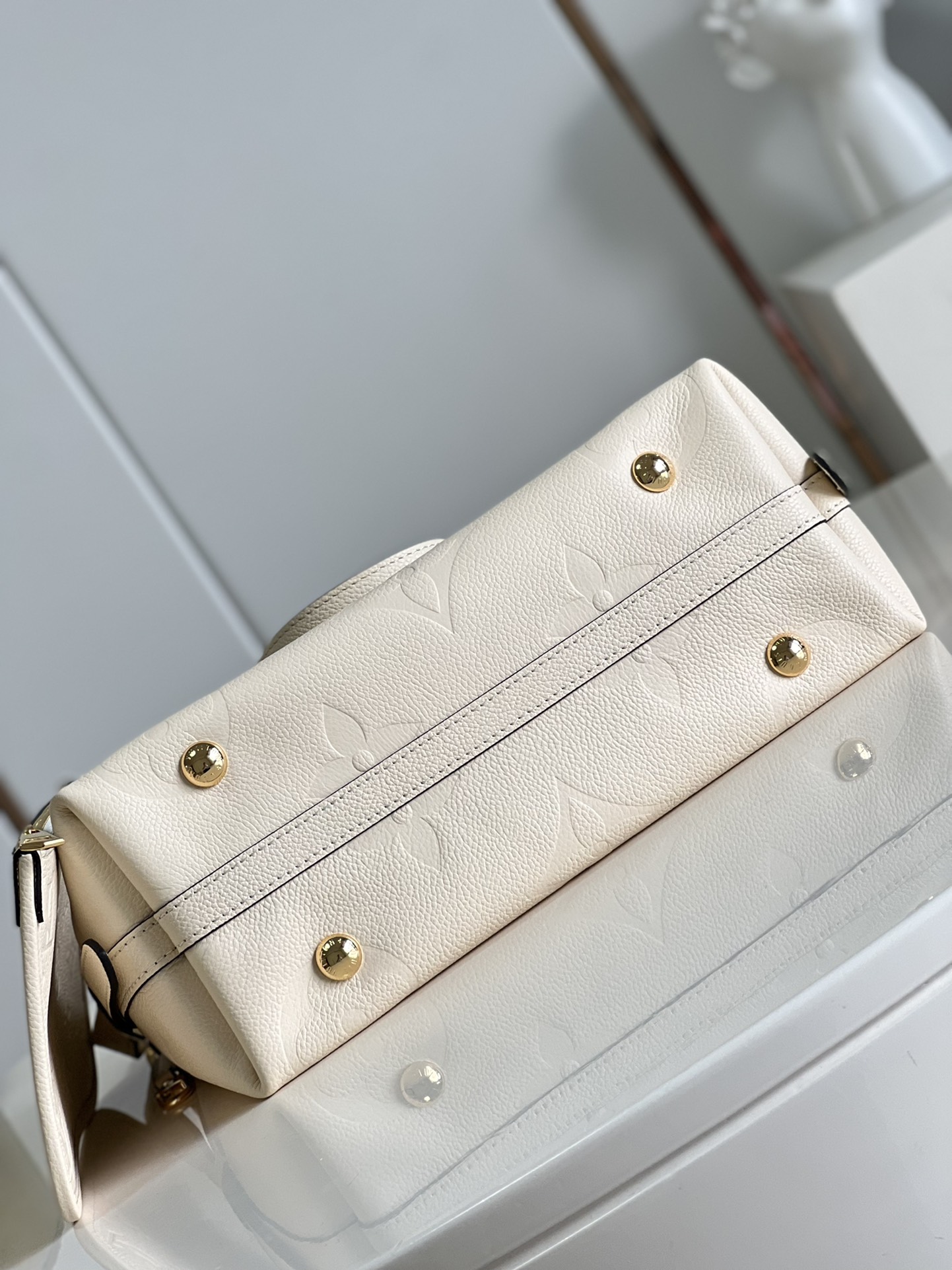 l**is V*t*n carryall pm bag