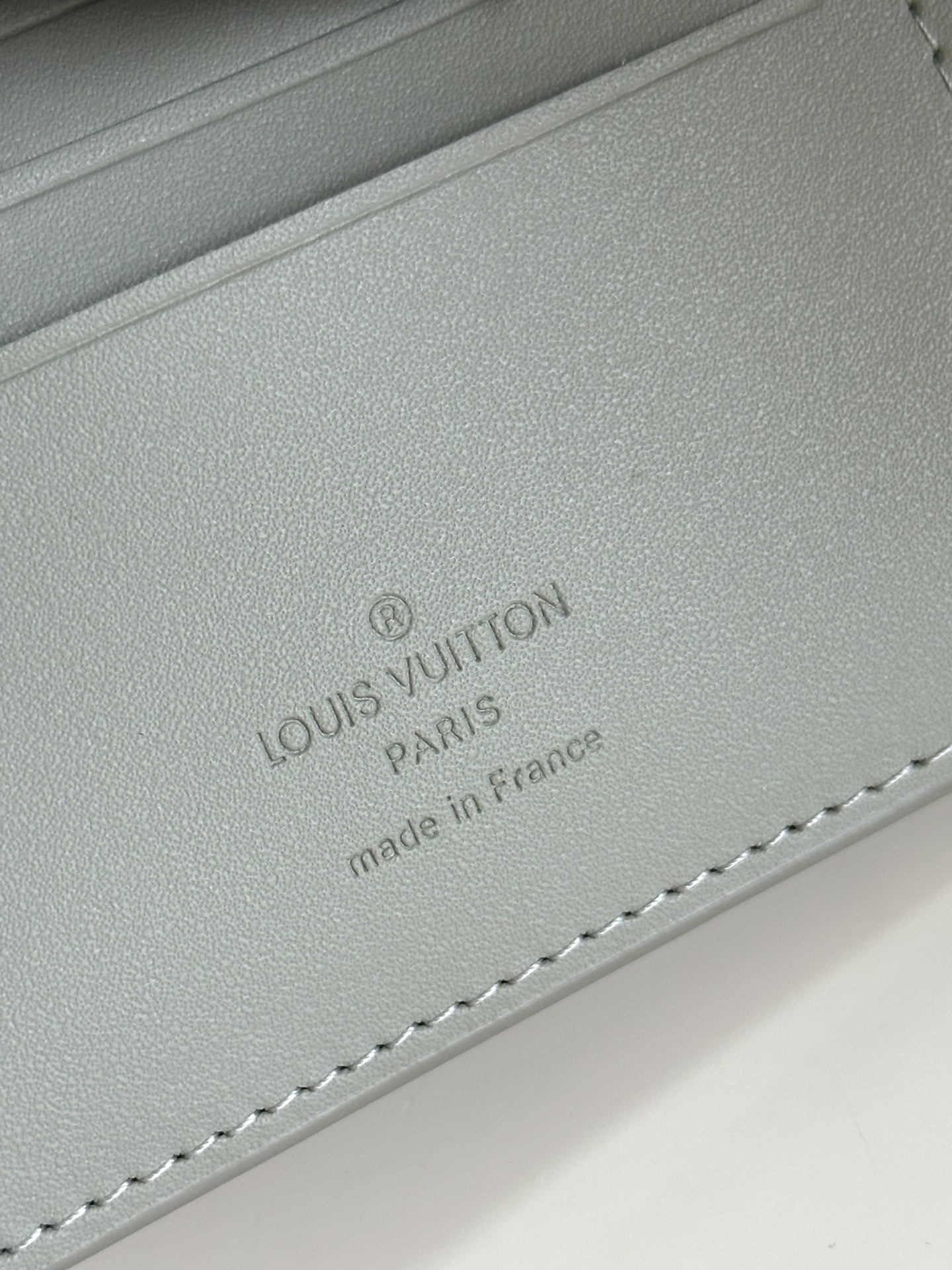 l**is V*t*n multiple wallet