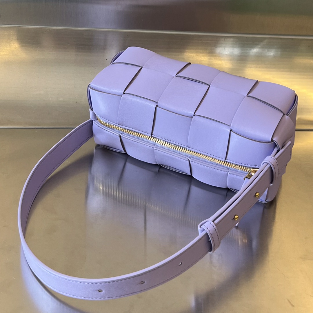 bo*te*ga Ve*ne*ta bv small brick cassette