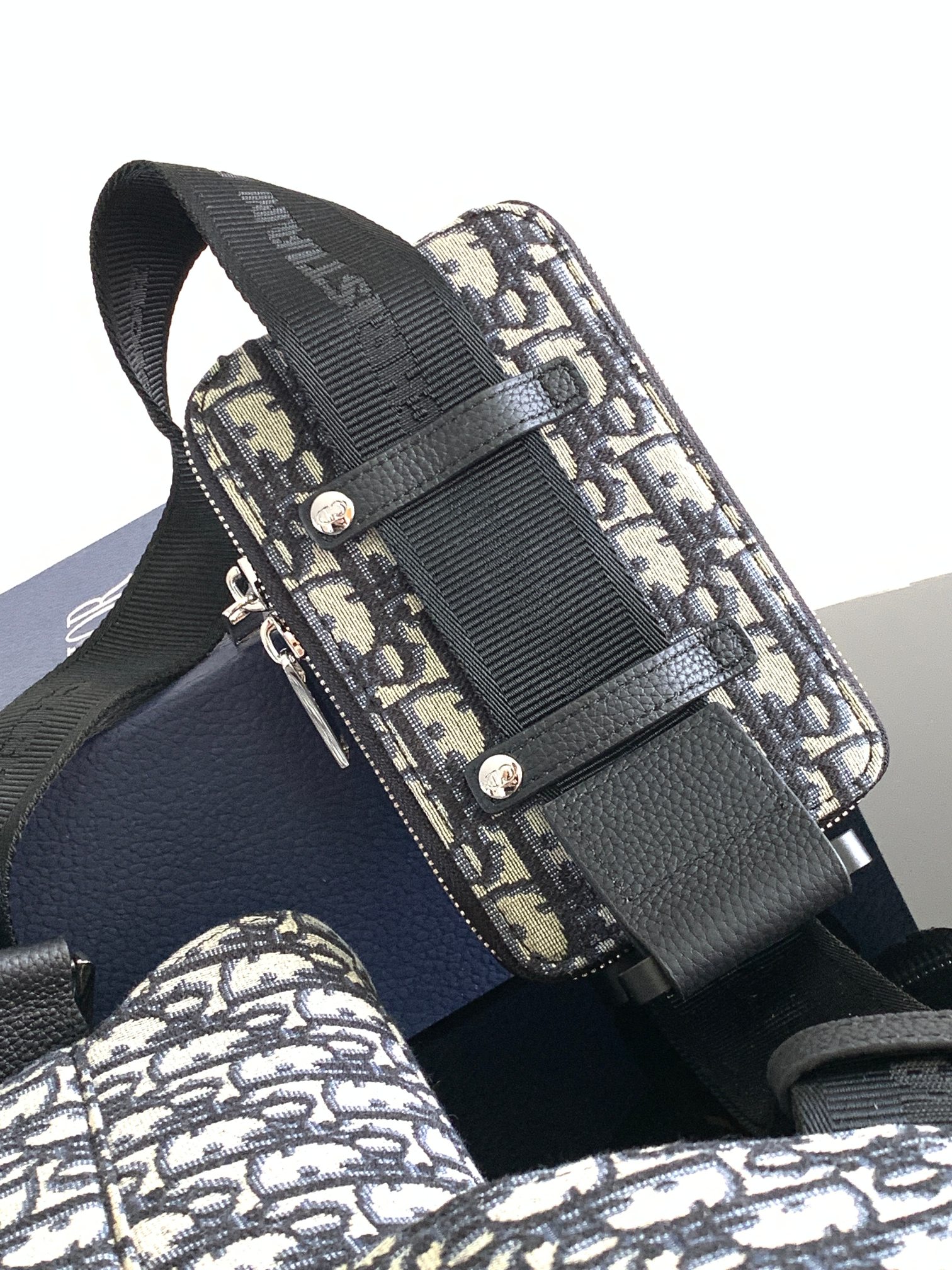 D*or saddle bag