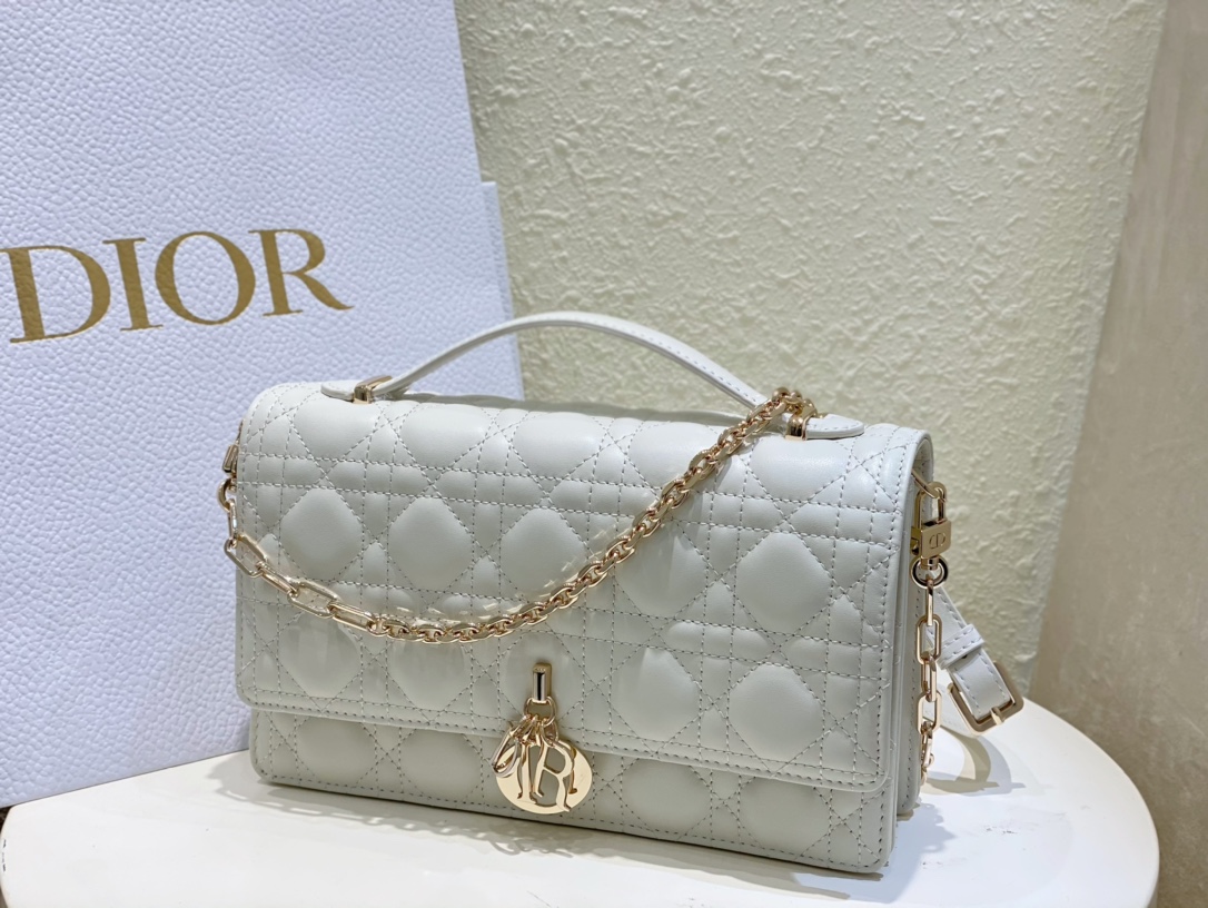 miss D*or top handle bag