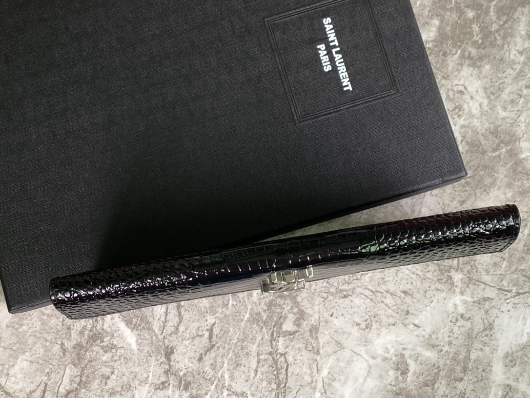 YSL Uptown