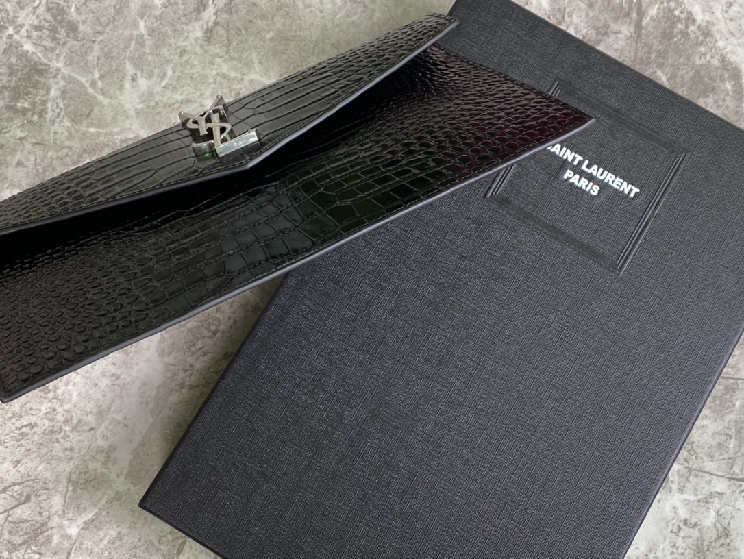 YSL Uptown