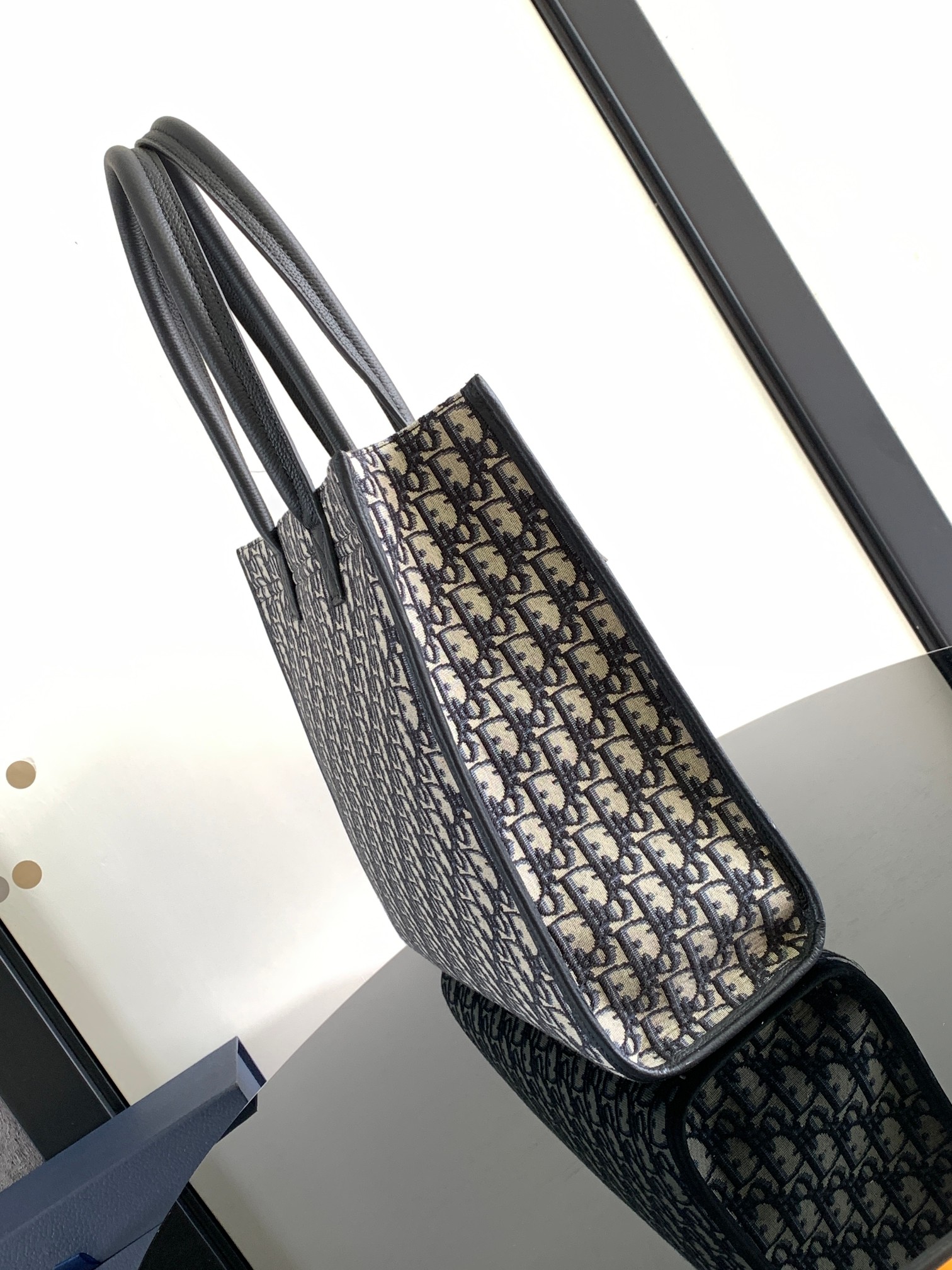 D*or safari tote bag
