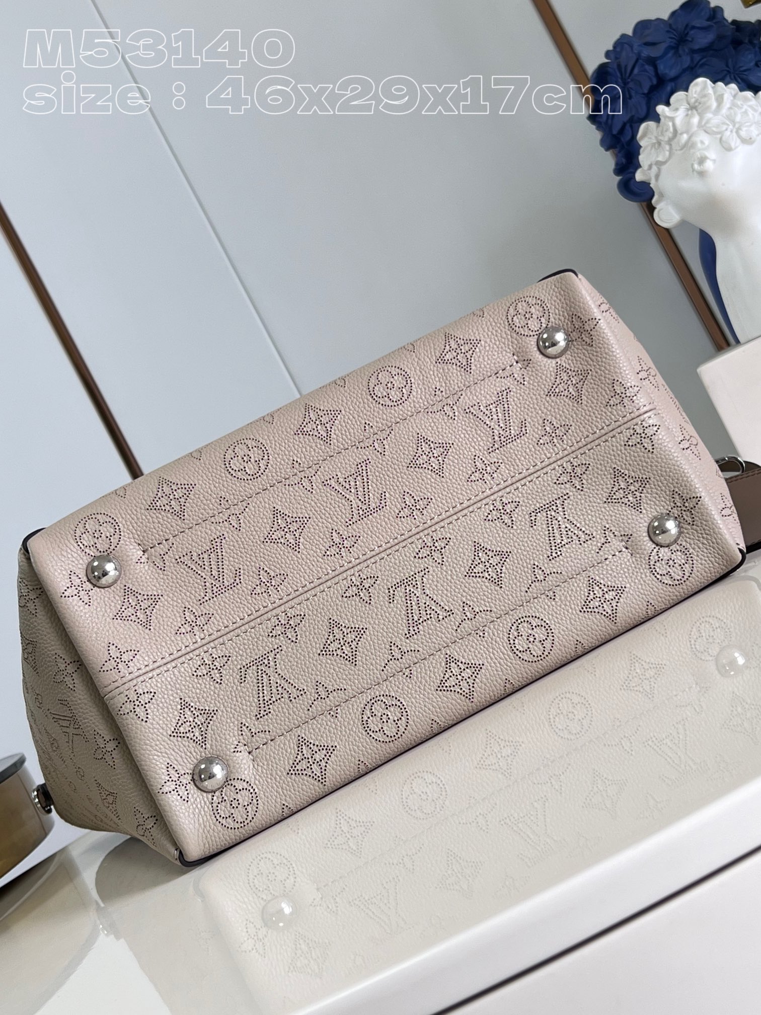 l**is V*t*n hina medium handbag