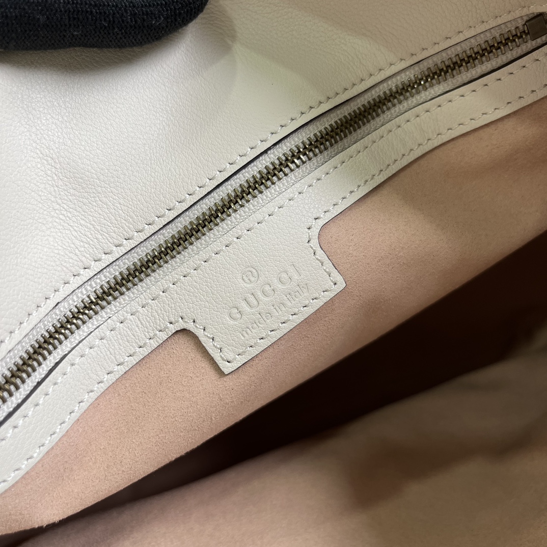 G*u*i diana medium shoulder bag