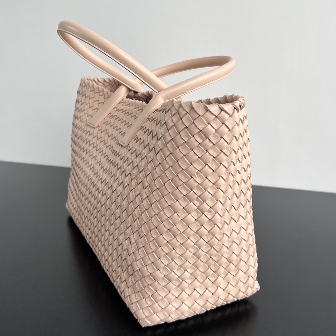 bo*te*ga Ve*ne*ta cabat large bag