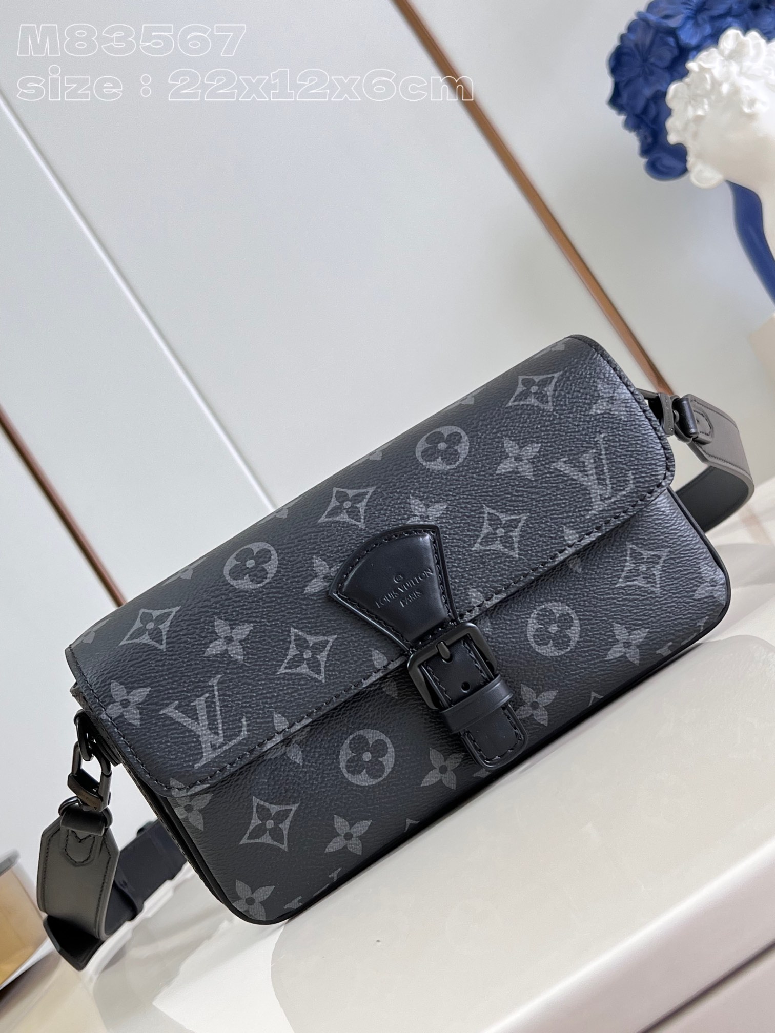 l**is V*t*n montsouris wearable wallet